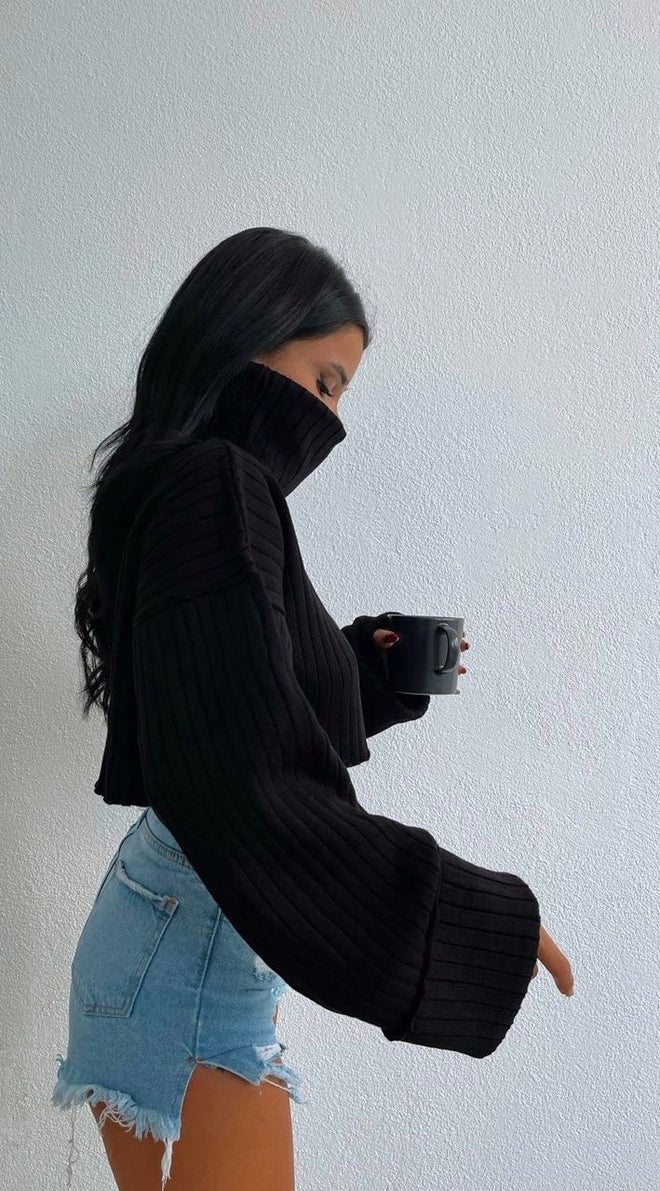 Cropped Turtleneck Sweater - Black
