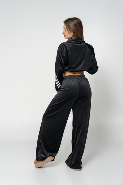 black velvet lines set