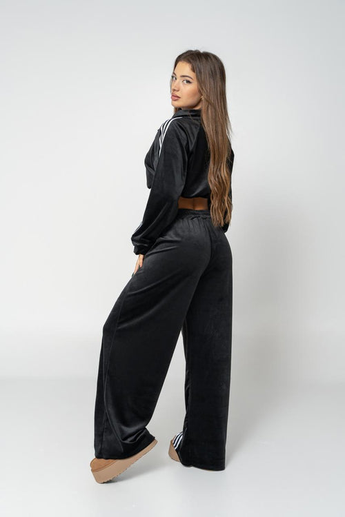 black velvet lines set