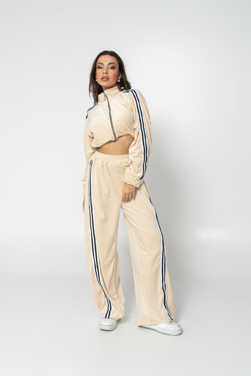 beige velvet lines set