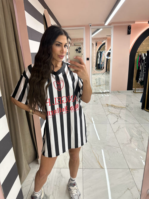 Black lines t shirt