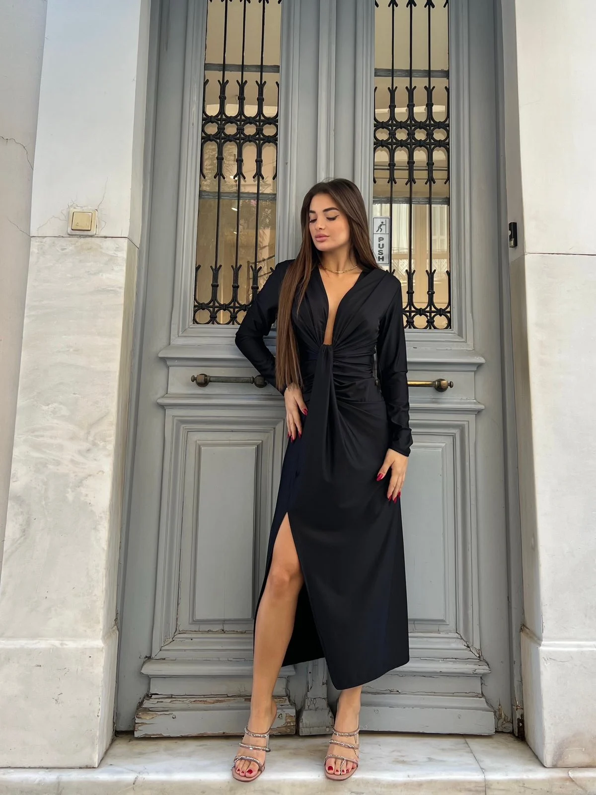 0-02-05-1da04fbaf63c8d765f18de9e8f41f7c4d1d7a475686c183b3fecf194a8d6b90b_2229623bca6 Black Elegance - Image 1