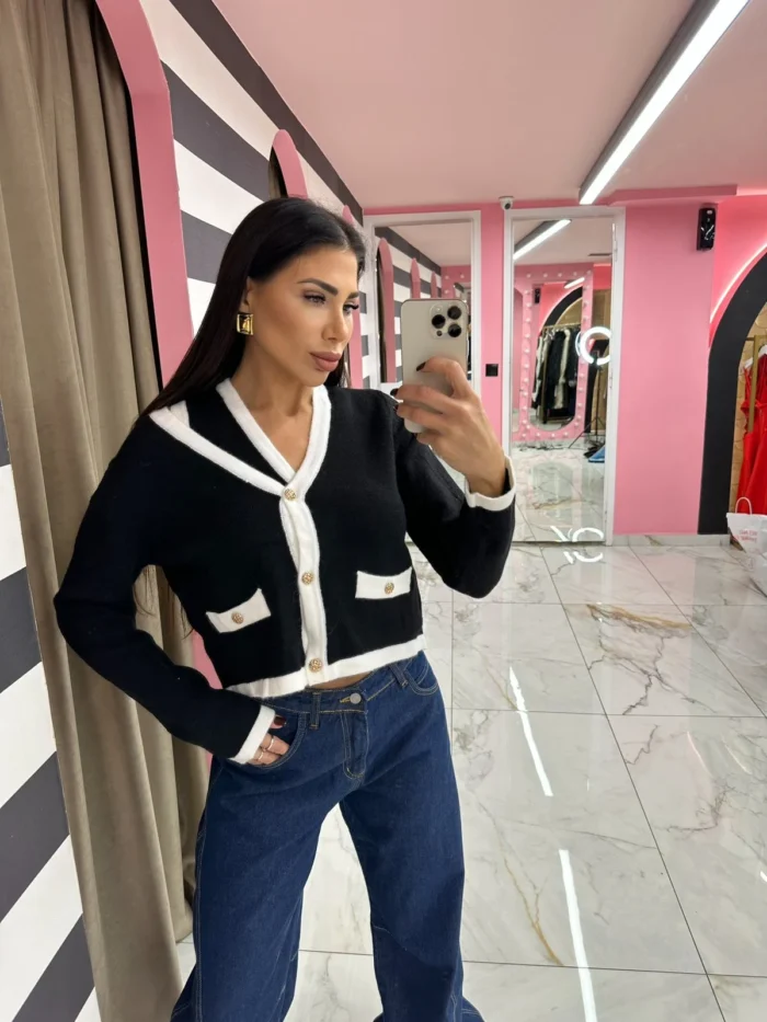 Contrast Chic - Image 2