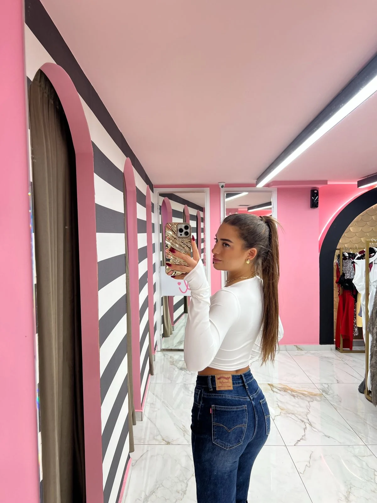 0-02-05-de6fff5b4e3b1489446a168db7ec6f2359f3a0e66e29560623b580afc06c82ad_22206213d22