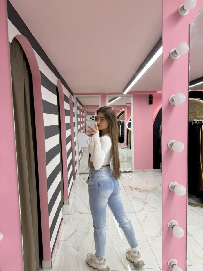 Dreamy Waist Jeans - Image 3