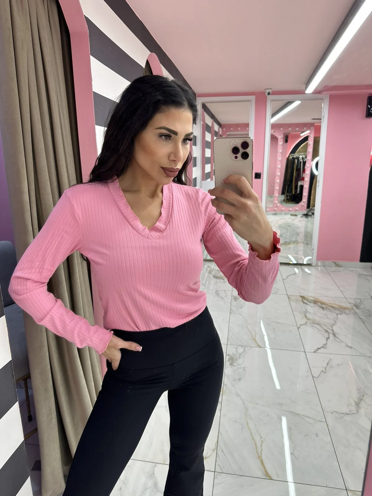 0-02-05-4ac67909d7927935eb830c9c84179b3b1f9ab6214a3141e26767dc785e3a6440_2237fb7de77 Baby Pink Top - Image 1