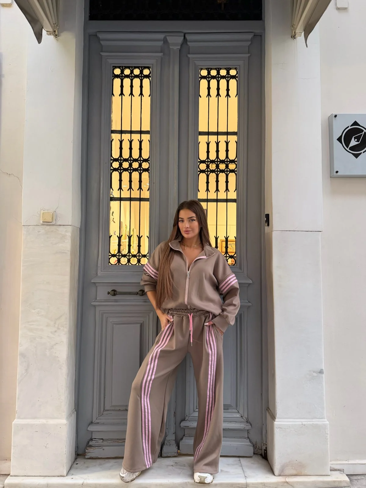 0-02-05-52c6512818102b52ada86243044abfcd1eb2a1d769471b65d488a1180a972547_2220b7b35ea Mocha Sport Luxe Set - Image 1