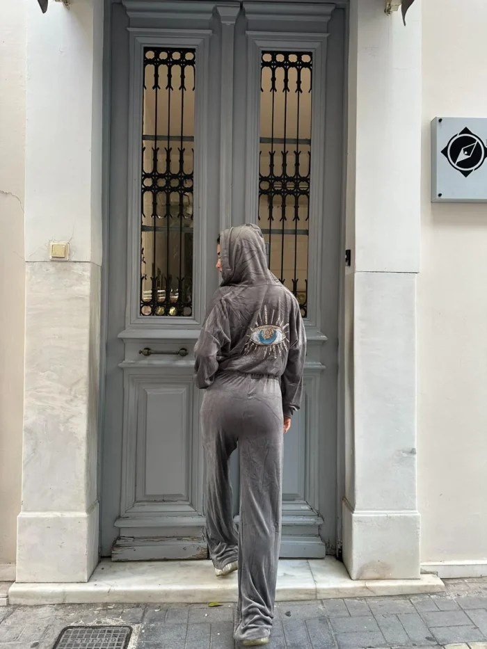 Velvet Eye – Grey - Image 2