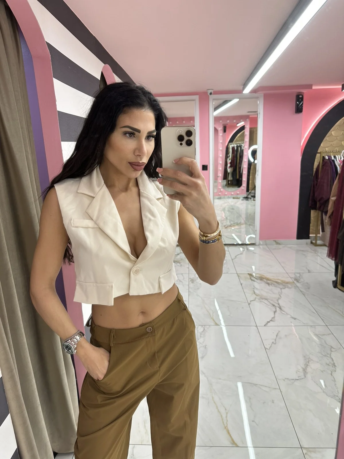 0-02-05-77046143e8ea59148e86822928419cb972683d3cf496b2ddd92c36cc09b4ec3a_2237fe48dc3 Beige Crop Blazer - Image 1