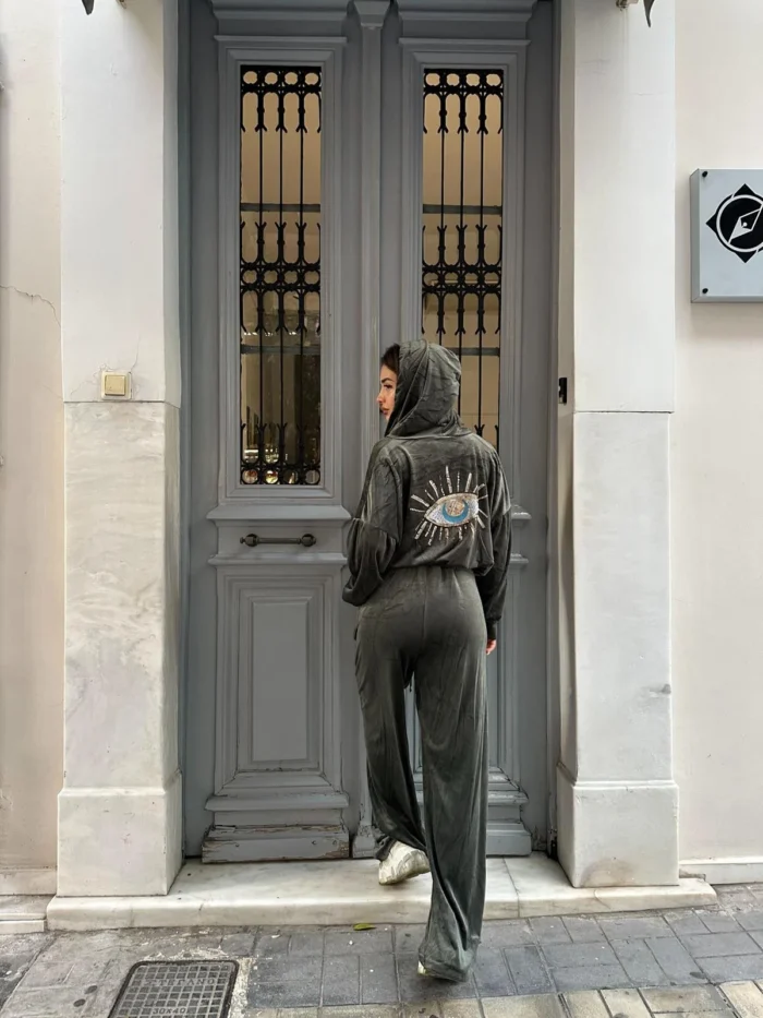 Velvet Eye – Khaki - Image 2