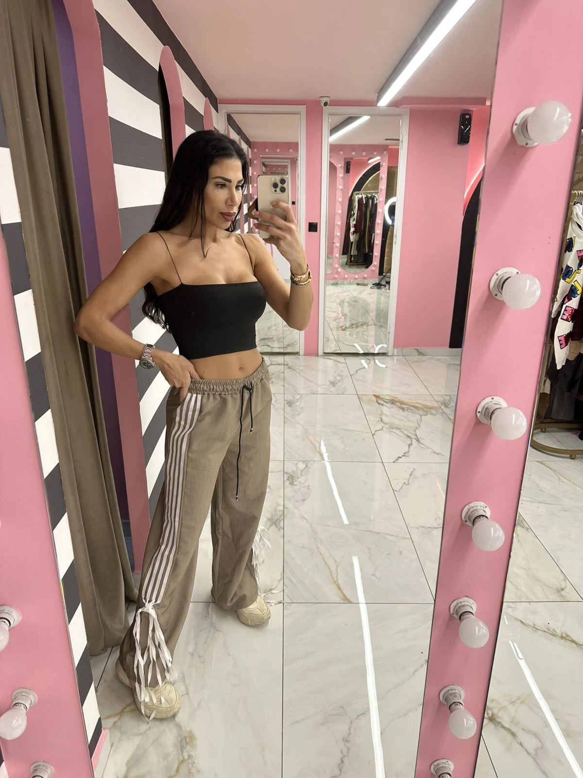 0-02-05-7c91759b1a2a060981016a0ff5ca8f2bf4819ba814f4760dba35ee72d3a15f32_2237fe48023 Sporty Trouser - Image 1