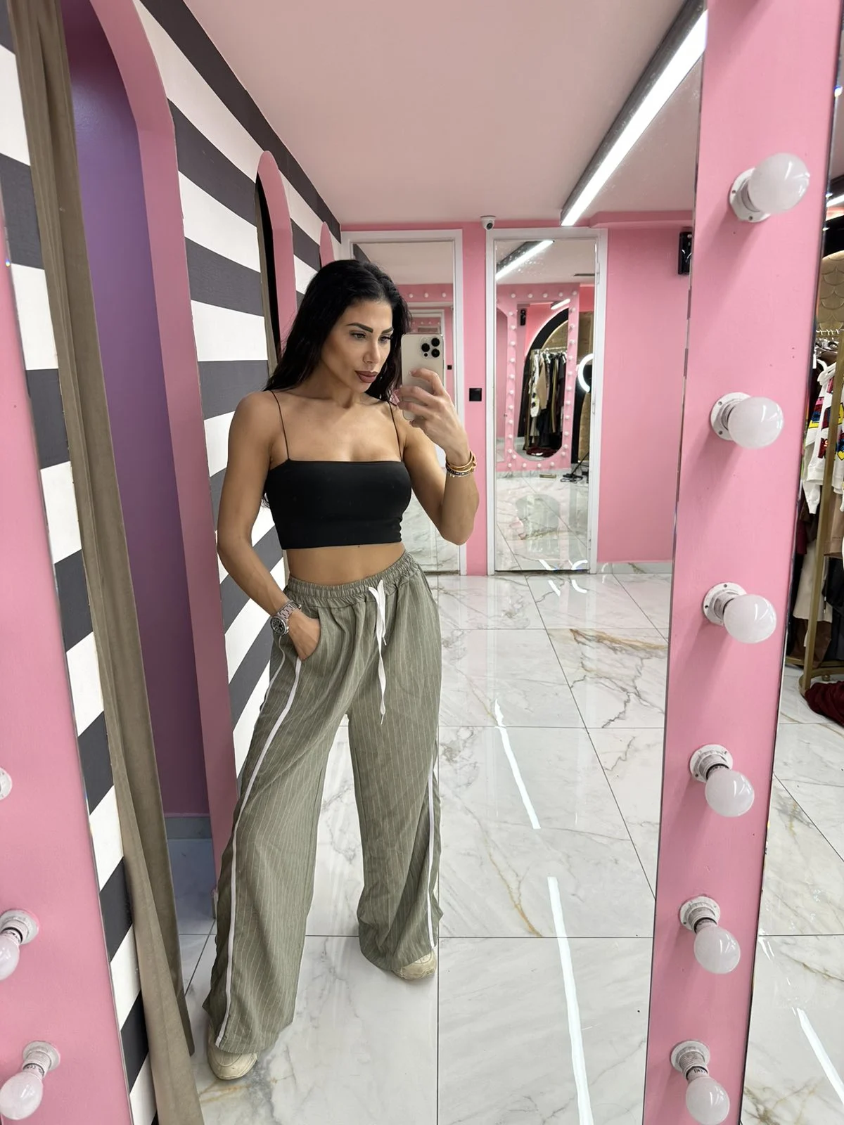 0-02-05-9047699861916263862bdec79bd4c4b06e9a733bdd3ab2c421bd7caf46ad89a9_2237fba7220 Khaki Trouser - Image 1