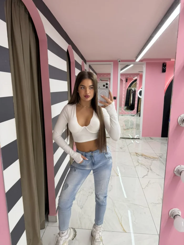 Dreamy Waist Jeans - Image 2