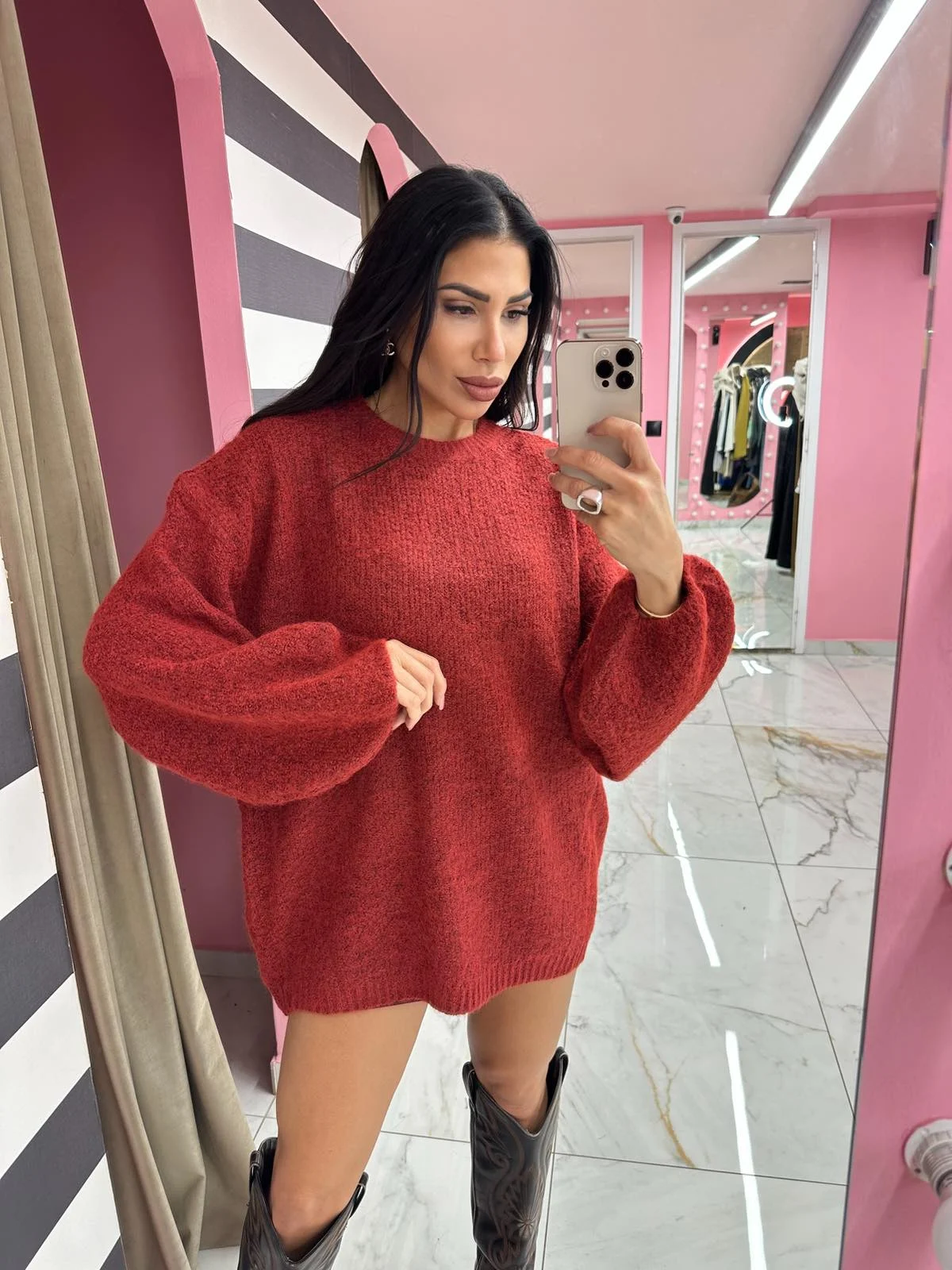 0-02-05-bf8b4acc97dfdb74606f16b5fb0a8afc1d3e9e853ecf115a8bcffa5704a06e4a_222a3814d83 Κόκκινη – “Red Autumn Knit” - Image 1