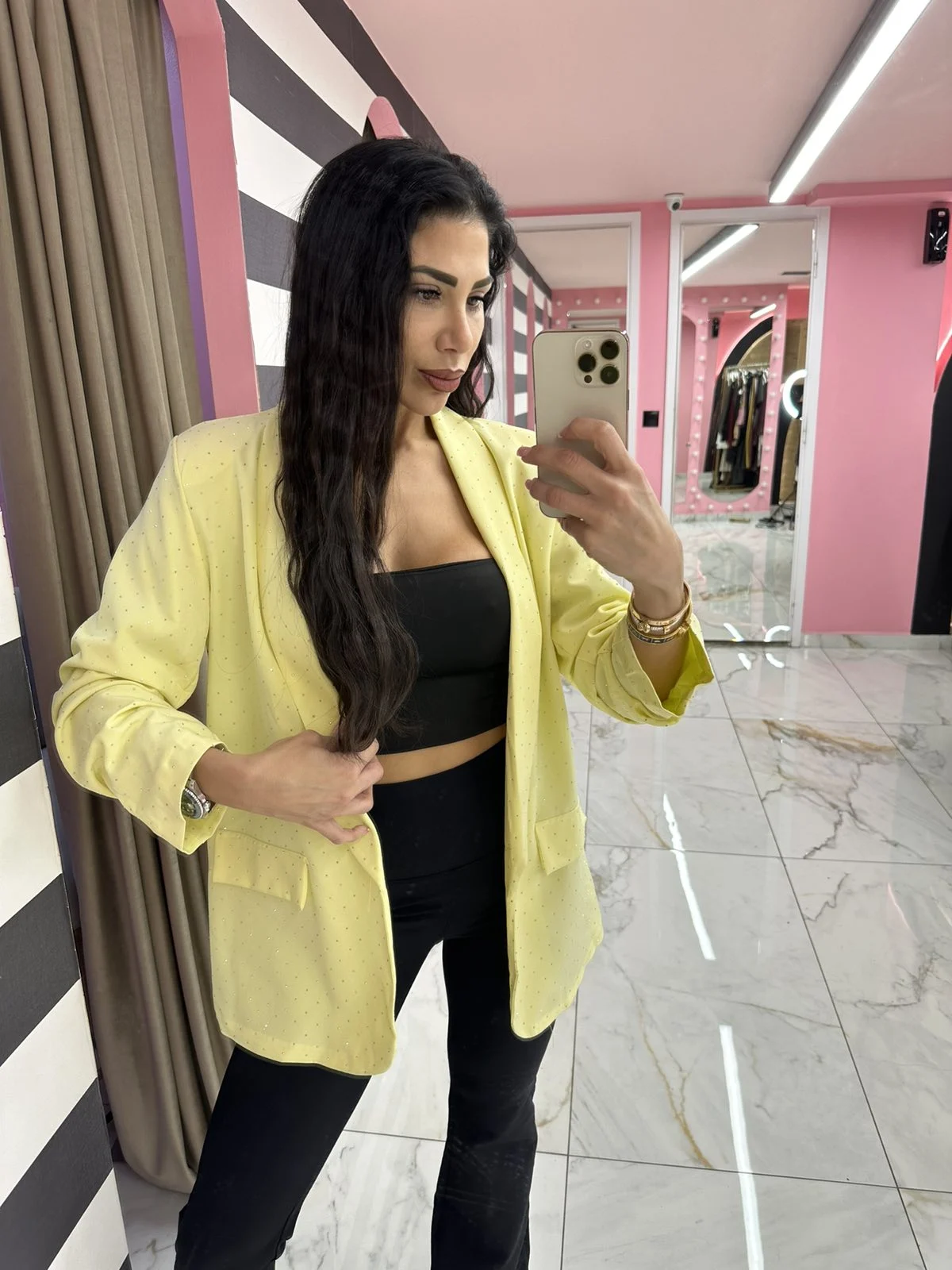 0-02-05-cce07c084e337604c2bc24879a3b1aa85dd043a70412002b25e1ef69ecc60d8e_2237f856f5a Yellow Blazer - Image 1