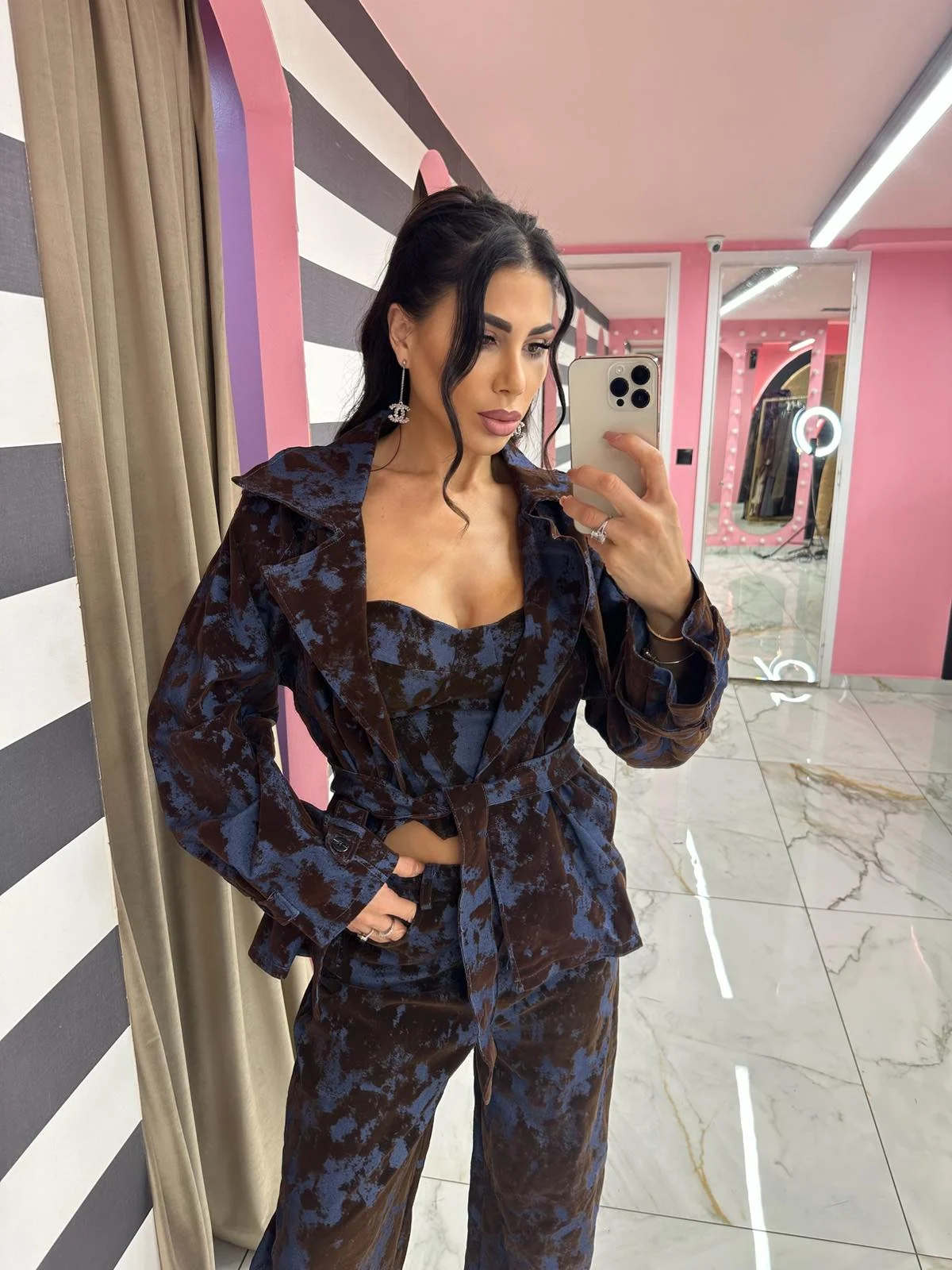 0-02-05-e584eeef69dd32daaacdcc20d6c77534a3ee4bfe1f18b421c6a2f8968d89ef09_2220e9ce799 Midnight Cocoa Jacket - Image 1