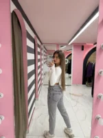 Blossom Curve Jeans - Image 3