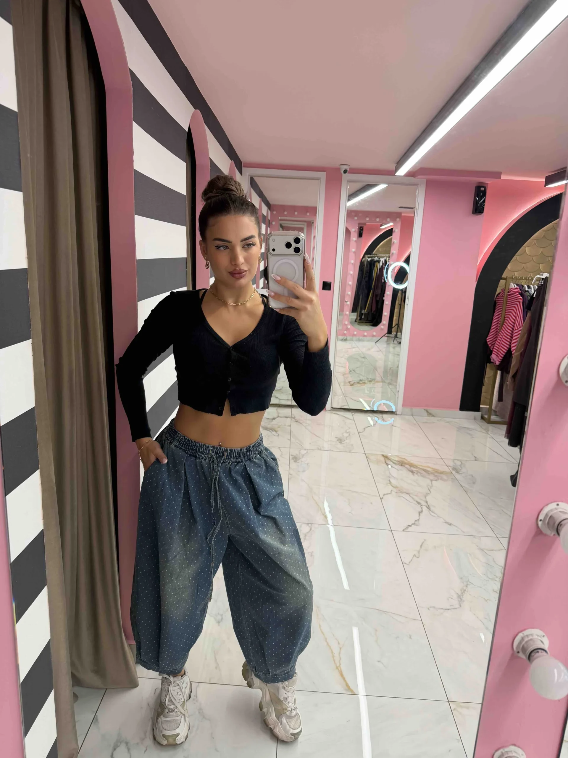 0-02-05-fee366f6bb6101b7bc8b08fa09f9f22b5e1bde3659db7e658e27925def5db18c_2226e32b512 Pure Blue - Image 1