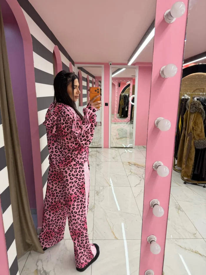 Hot Pink Leopard - Image 2