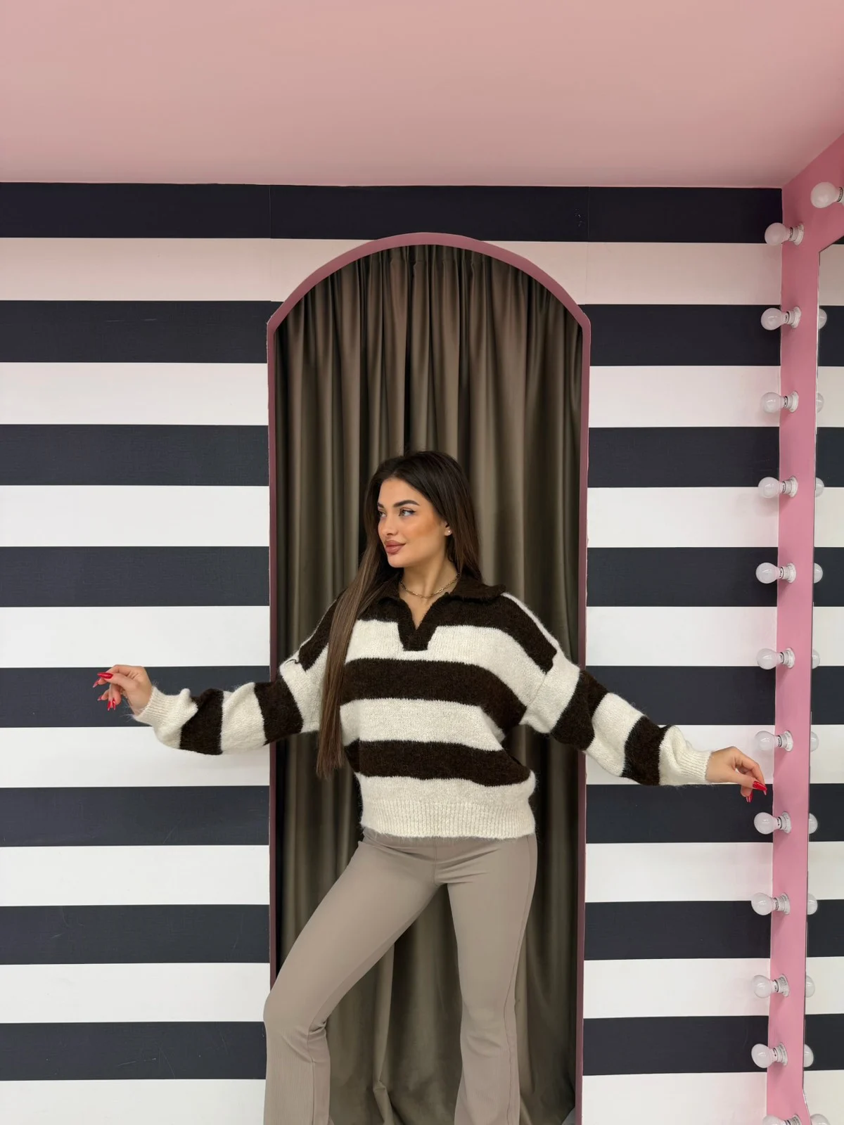 0-02-05-0482c054bb01a596f436cb03624c8cfda042156abbaa9466b3876e32686daac1_222825f03c0 Mocha Soft Stripe - Image 1