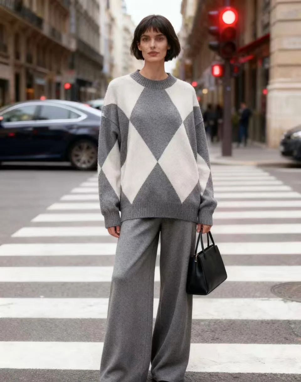 0-02-05-19b49788d22ff2a87d5356883dbd2e11e4c30f2565763e700cf1a8958cb74f19_222be33ef82 Argyle Cozy Set - Image 1