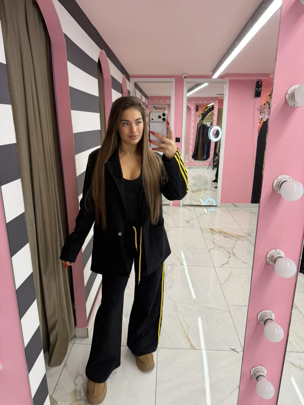 0-02-05-670e1cd8e7404453ec04e4a31323965fc8e402e77607d62c7becabf22b21613c_222ef5a8f0d Urban Chic Suit – Μαύρο - Image 1