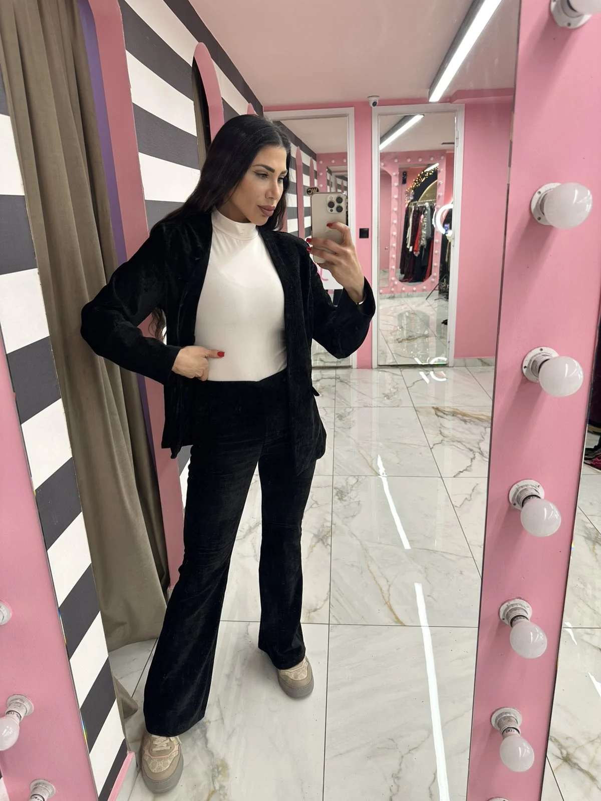 0-02-05-76d1c89a51e44e36199cbc251a96e2d5214cdbf7f55ebabeea400b5bcf3267b0_222d9d9239b Black Icon Velvet Suit - Image 1