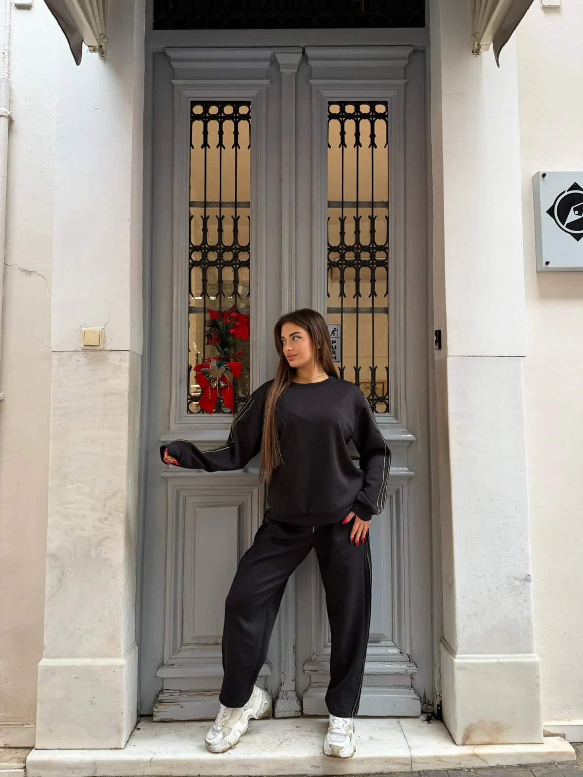 0-02-05-810a9f2d5e51b12043226aeb73486553d6075ed44ae8b17a59a6dfa079582ad2_223199e97b0 Black Luxe Tracksuit - Image 1