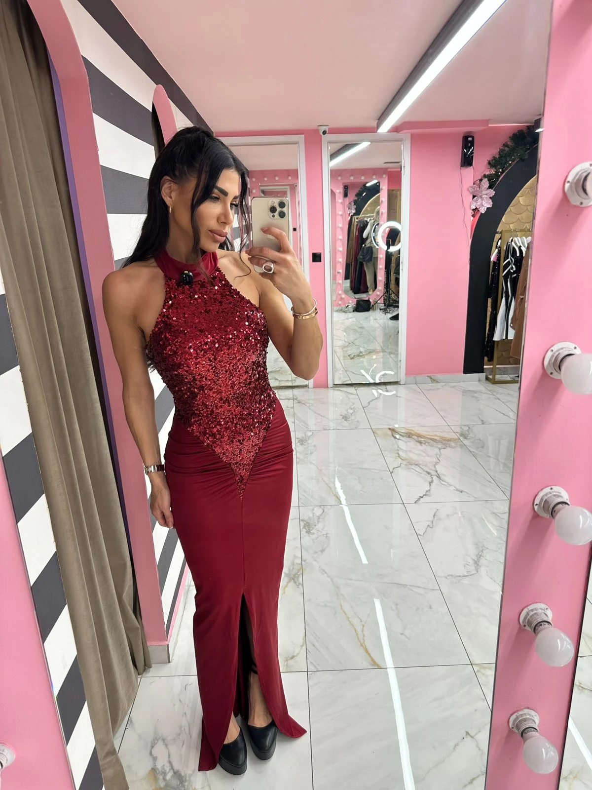 0-02-05-a1c8d61d3a6c25d8a8b1100e45abad7204a460aeab11a019ef956b59b7bdec86_222f1ae67d3 Maxi Dress με Πούλιες – Κόκκινο - Image 1