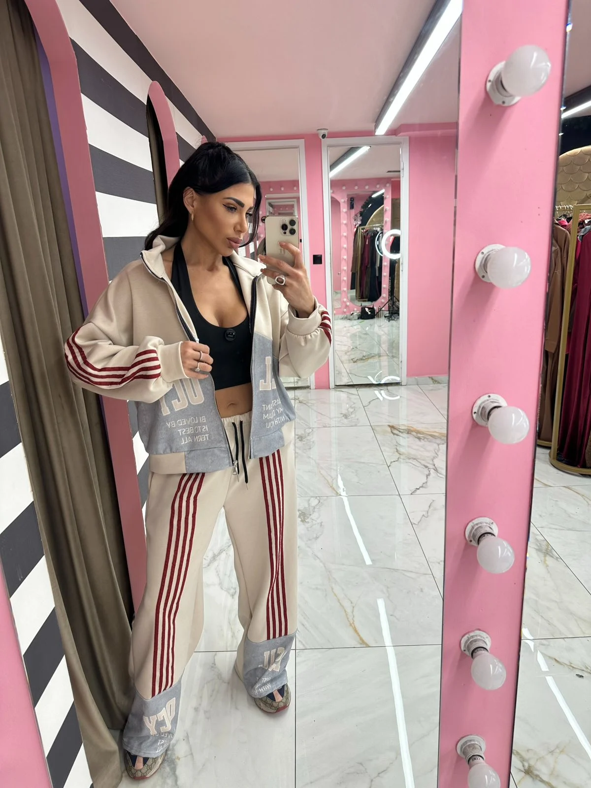 0-02-05-cbad1f5ba2dc31f038b77f87b45e564e19f82ba66d83b0fe566c831a24c0ff8c_222f1c717e0 Urban Stripe – Nude Cream - Image 1