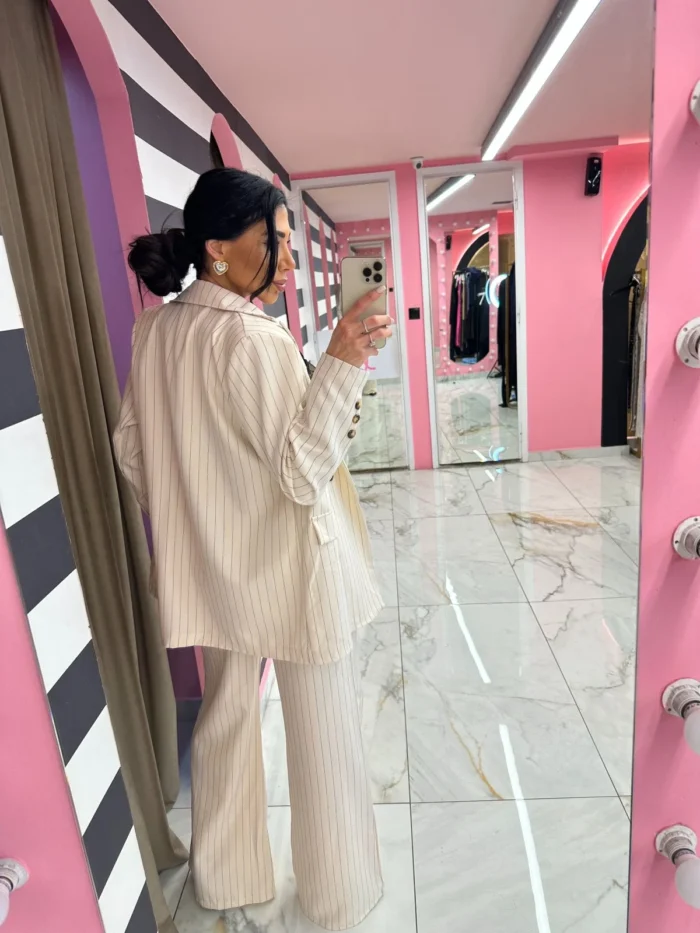 Ivory Elegance Suit - Image 2