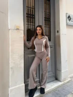 Taupe Motion Set – Taupe